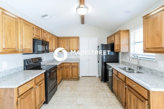 1429 Homestead Ln - Photo 7 of 16