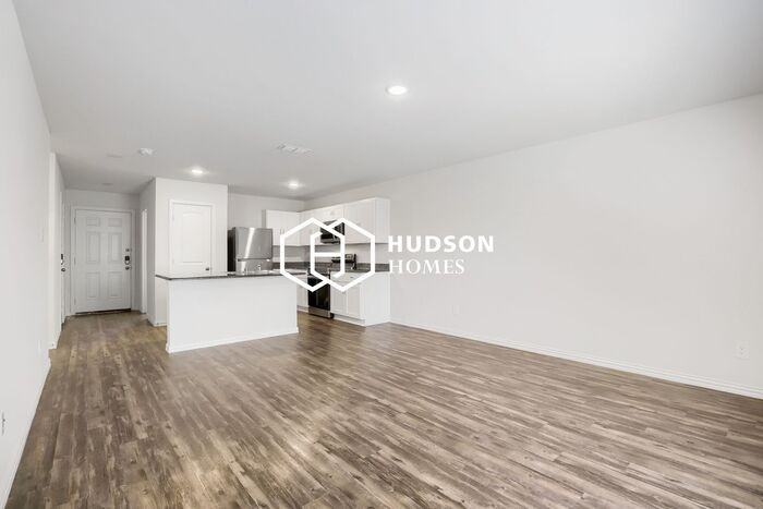 2915 Bourland St - Photo 4 of 14