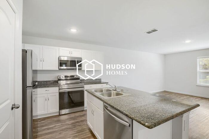 2915 Bourland St - Photo 6 of 14