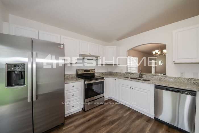 10616 Navigation Dr - Photo 3 of 24