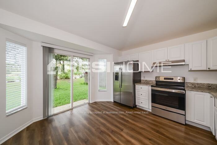 10616 Navigation Dr - Photo 4 of 24