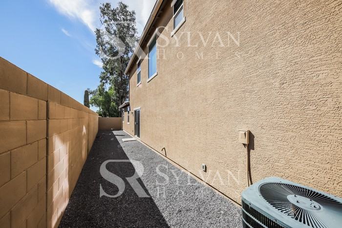 2629 N 73rd Dr - Photo 4 of 16