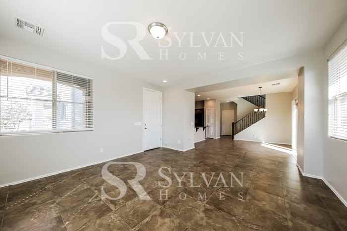 2629 N 73rd Dr - Photo 5 of 16