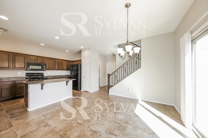 2629 N 73rd Dr - Photo 6 of 16