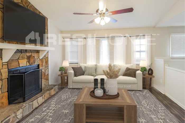 407 Cindy Dr Se - Photo 5 of 18