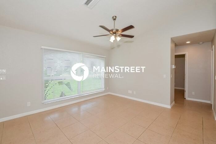 3858 N Chamberlain Blvd - Photo 2 of 16