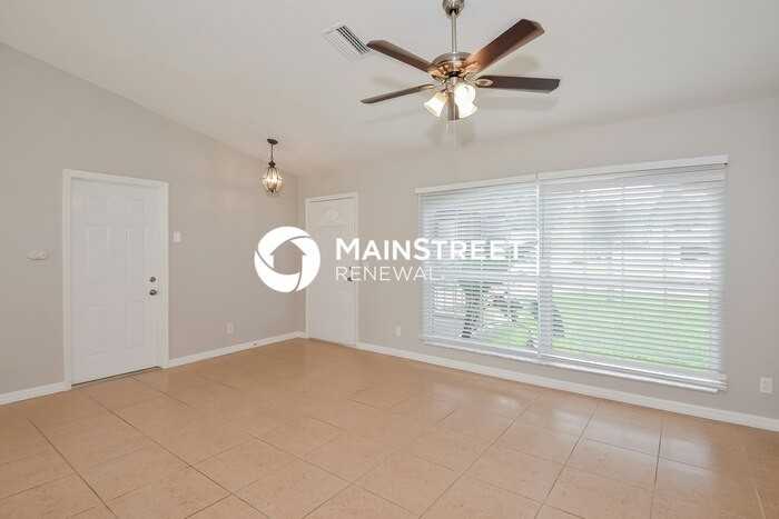 3858 N Chamberlain Blvd - Photo 3 of 16