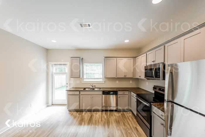 11506 Crimson Ridge Rd - Photo 7 of 16