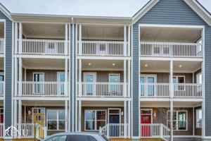 featured image of 2322 E 18th Street Pl