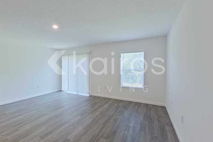 8245 100th Ave - Photo 2 of 21