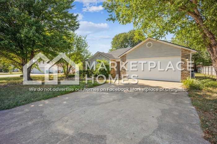 490 Aster Ave - Photo 2 of 29