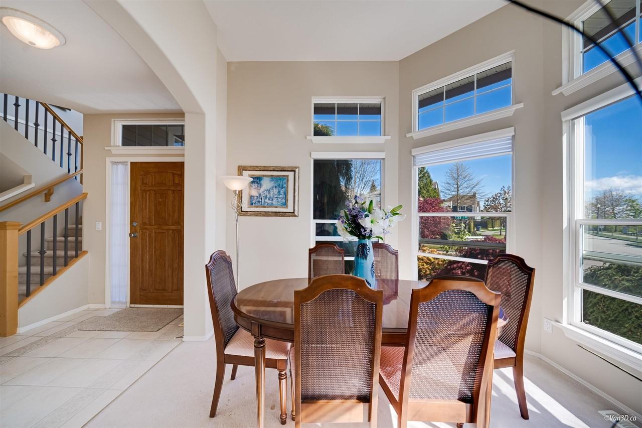 15638 33 Avenue - Photo 2 of 16