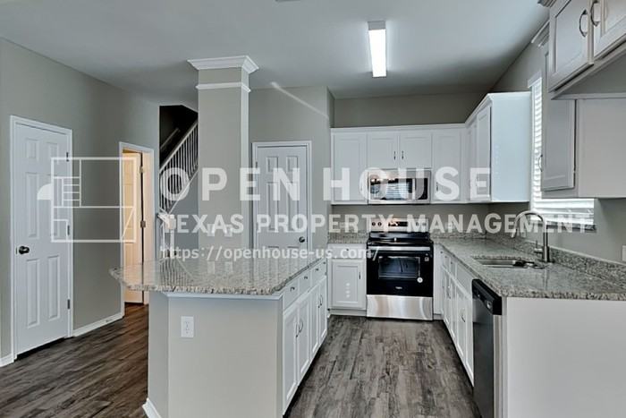 4248 Broken Bend Blvd - Photo 6 of 21