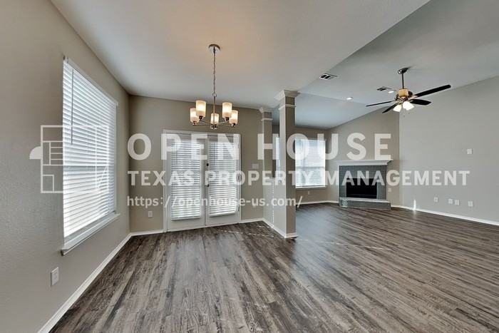 4248 Broken Bend Blvd - Photo 7 of 21