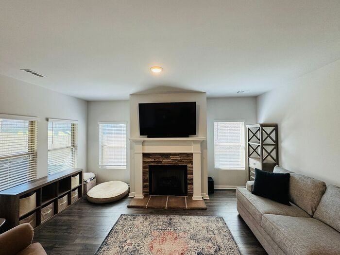 113 Branton Ct - Photo 4 of 33