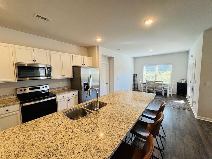 113 Branton Ct - Photo 6 of 33