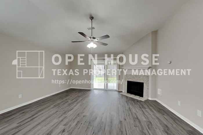 18131 Gravenhurst Ln - Photo 4 of 20