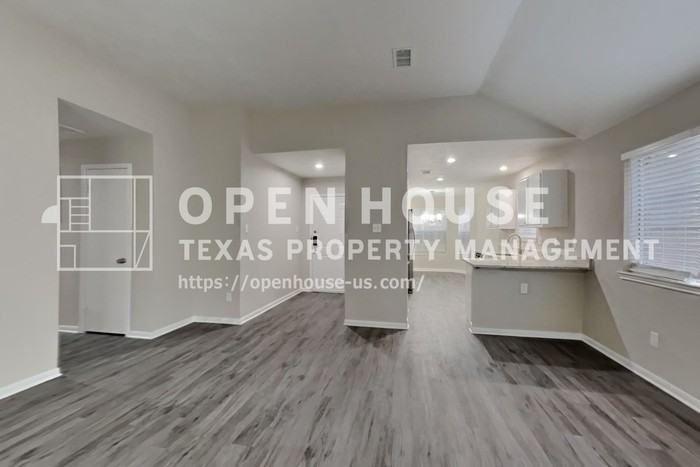 18131 Gravenhurst Ln - Photo 5 of 20