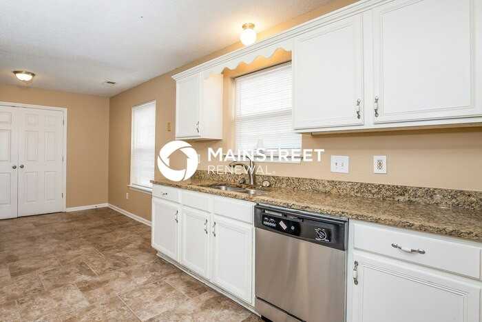 403 Lake Forest Dr - Photo 6 of 15