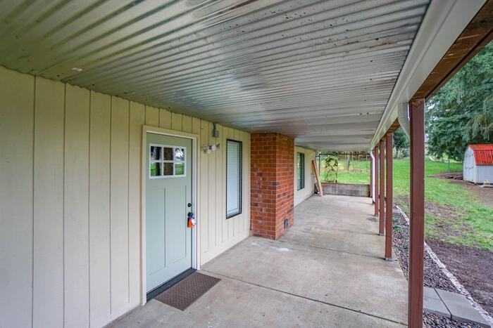 2413 Nw 111th St - Photo 5 of 27