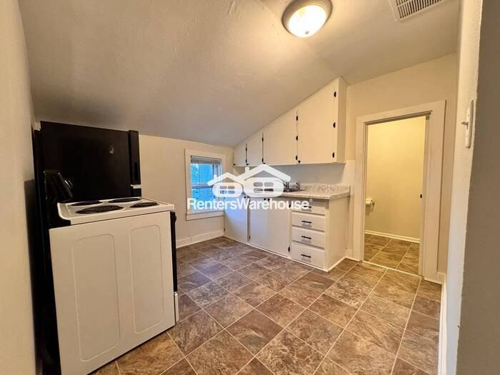 212 N 13th St #4 - Photo 4 of 12