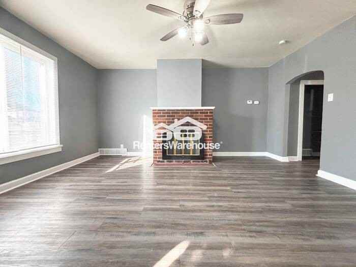 212 N 13th St #1 - Photo 3 of 8