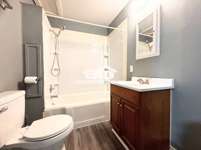 212 N 13th St #1 - Photo 6 of 8