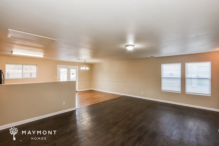 15270 Tyler Mill Dr - Photo 5 of 11