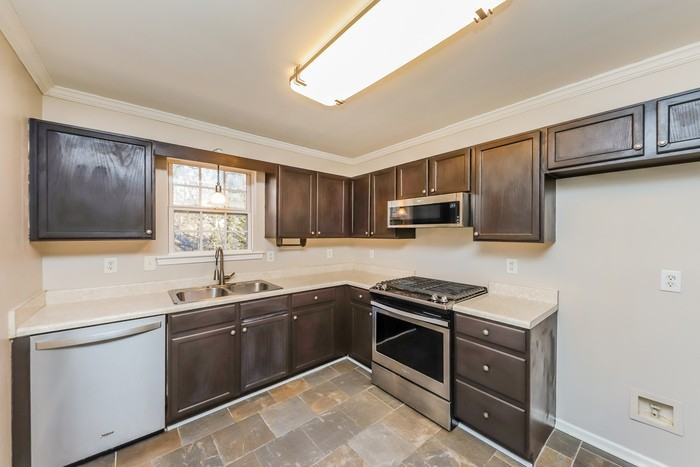 363 Amsterdam Way - Photo 7 of 19