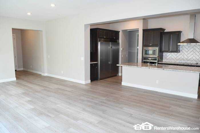 222 E Aster Dr - Photo 4 of 19