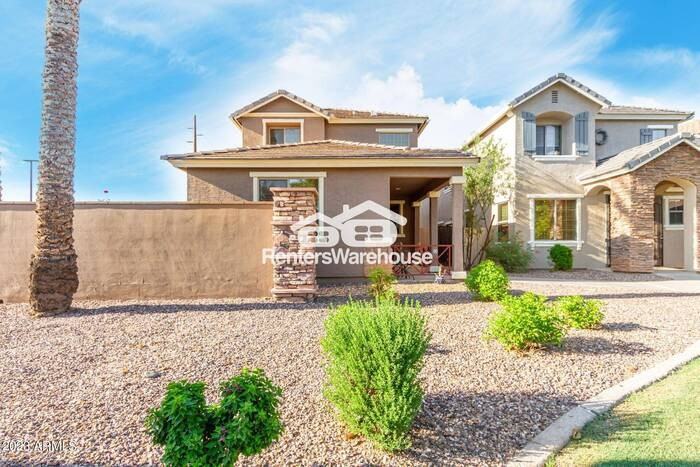 2860 S Brett St - Photo 2 of 21