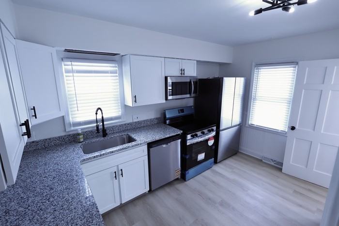 787 Austin Ave - Photo 2 of 14