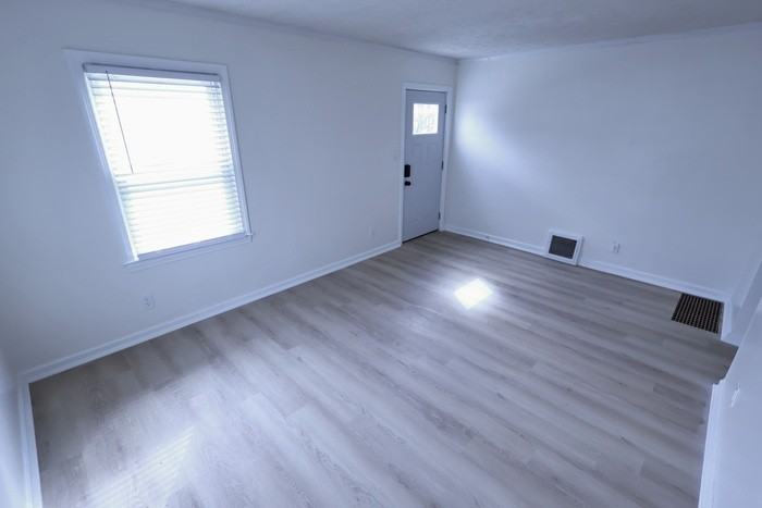 787 Austin Ave - Photo 6 of 14