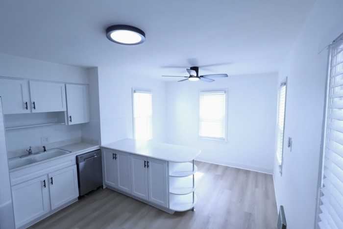 774 E Archwood Ave - Photo 5 of 14