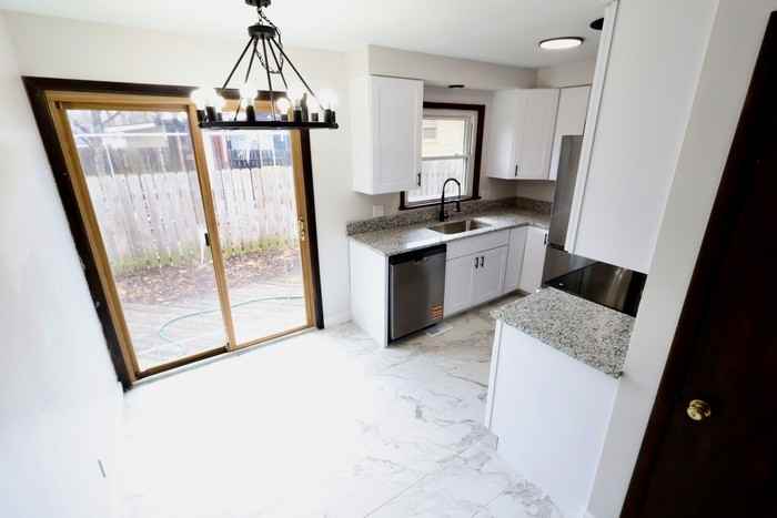 2076 Congo St - Photo 2 of 25