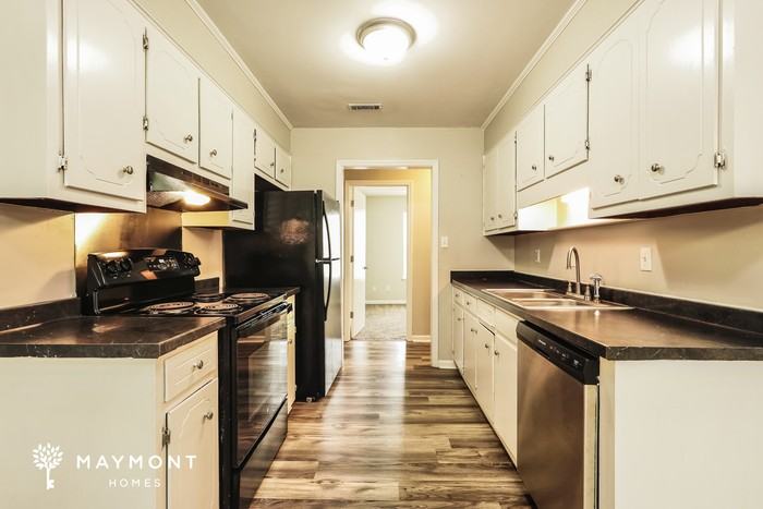 2946 Dahlia Dr - Photo 5 of 10