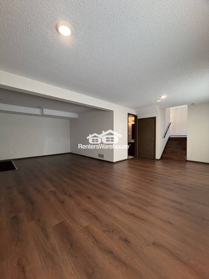 1095 Weston Ln N - Photo 5 of 17