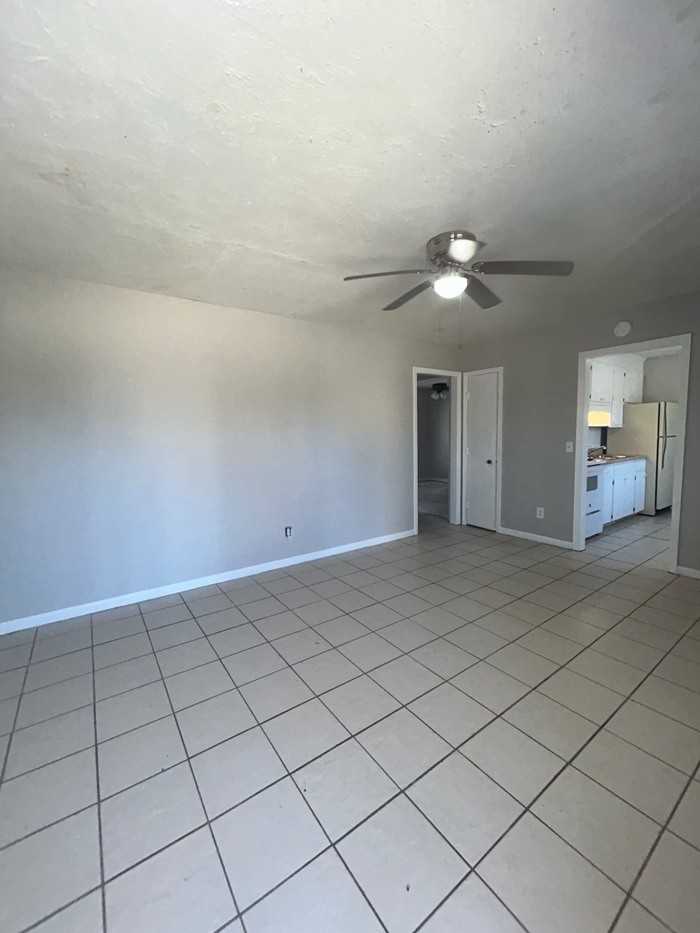 119 Calvin Ct #C - Photo 3 of 8