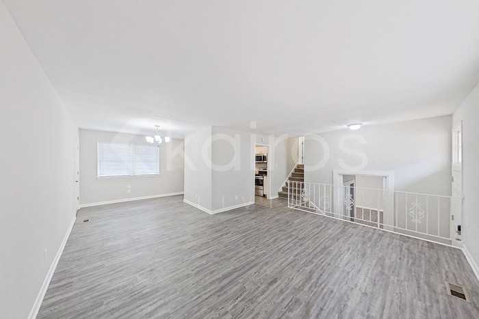 6537 Saint Louis St - Photo 4 of 29