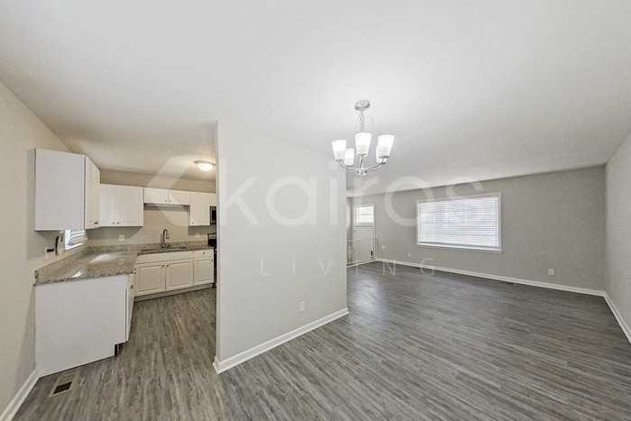 6537 Saint Louis St - Photo 6 of 29