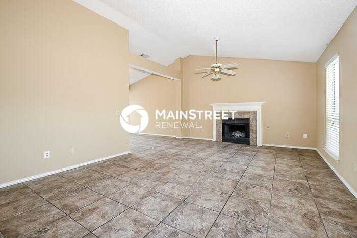 909 Eagle Dr - Photo 5 of 16