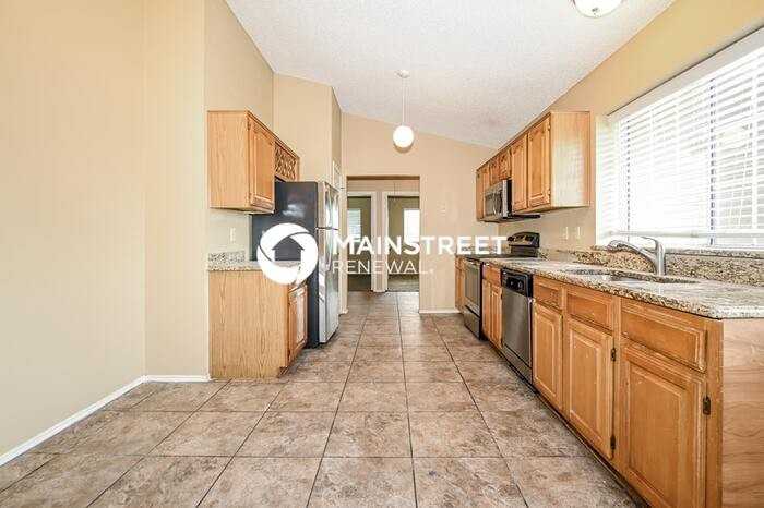 909 Eagle Dr - Photo 7 of 16