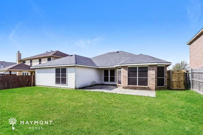 405 Matlock Meadow Dr - Photo 3 of 3