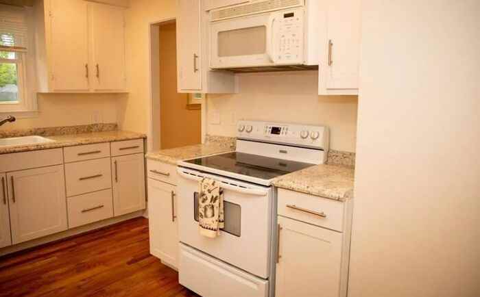 1420 S Kilbourne Rd - Photo 7 of 11