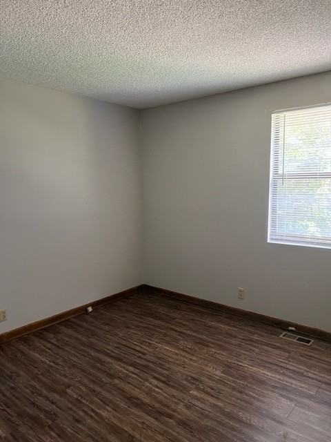 3033 Vistavalley Ct - Photo 3 of 10