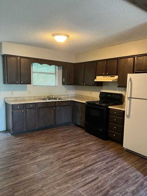 3033 Vistavalley Ct - Photo 4 of 10