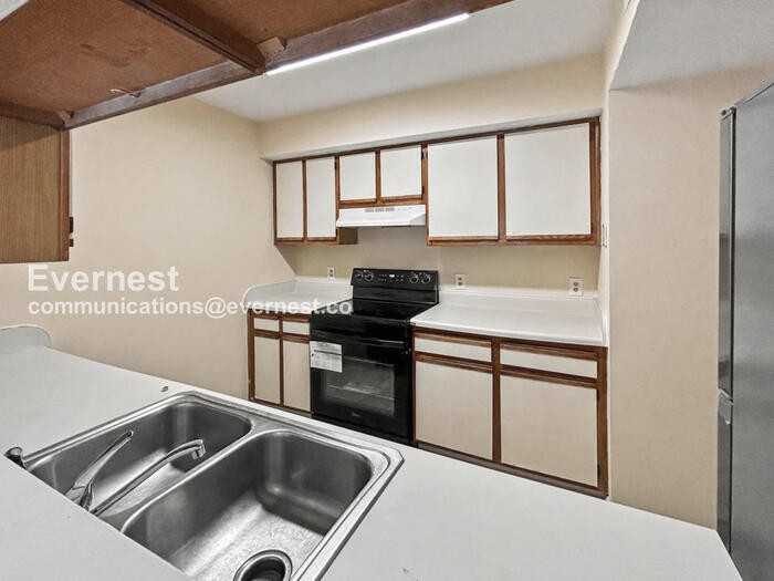 3846 Staffordshire Ln - Photo 2 of 21