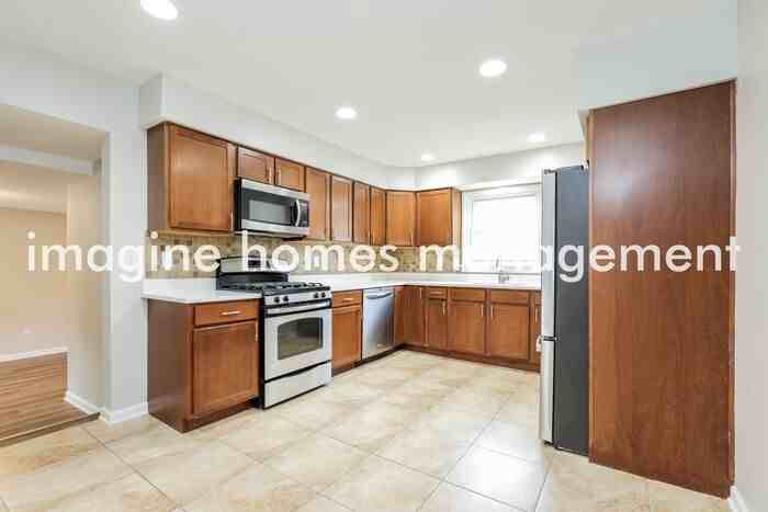 5697 Chagrin Dr - Photo 6 of 15