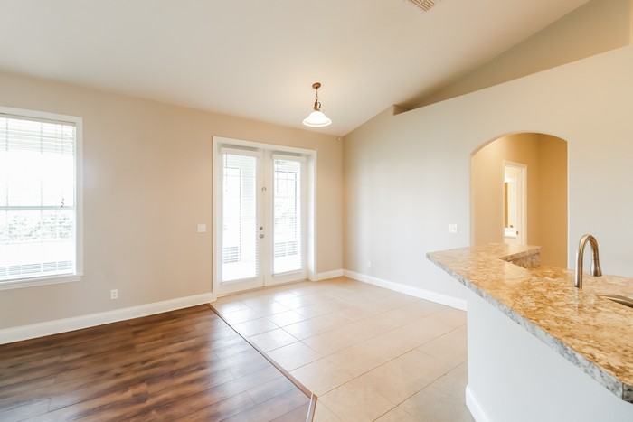 690 Country Walk Ct - Photo 5 of 16