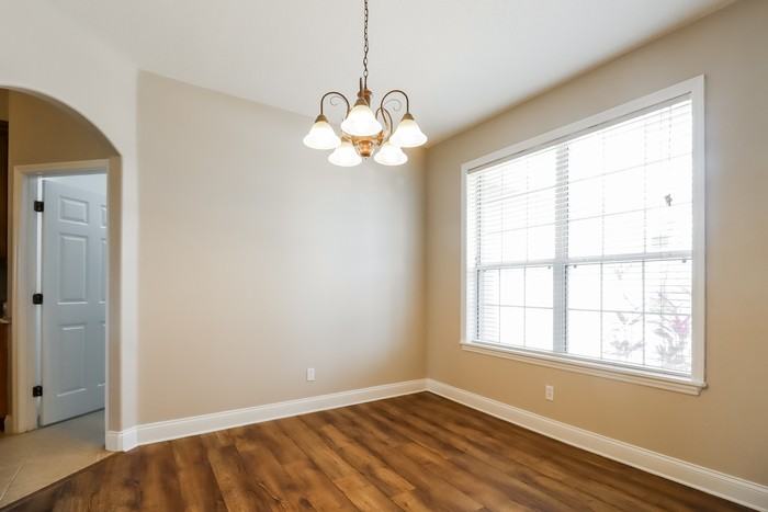 690 Country Walk Ct - Photo 6 of 16